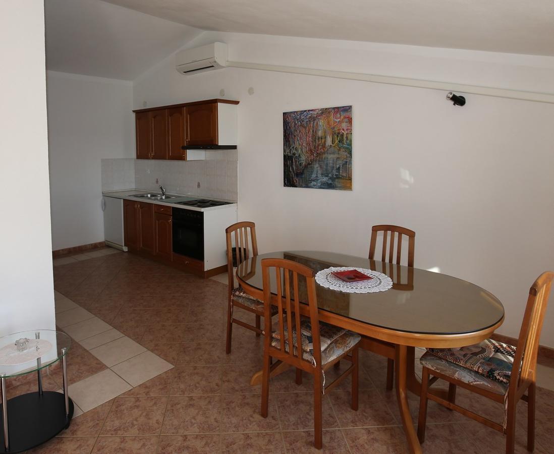 Apartments Coki Funtana Eksteriør bilde